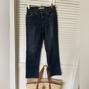 Levi’s Perfectly Slimming Jeans 512 Straight Leg